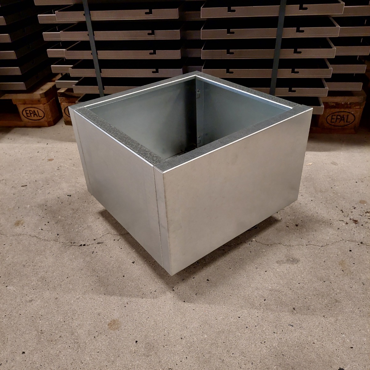 Plantekasse i galvaniseret stål | 40 x 40 x 25