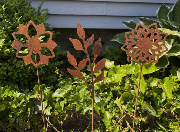 Blomster- og Bladdekorationer | 3 forskellige i buketten