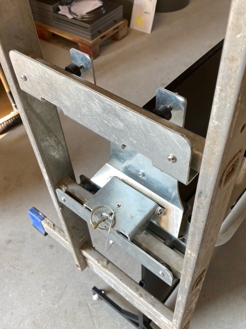 Stigeophæng til aluminiumsstiger