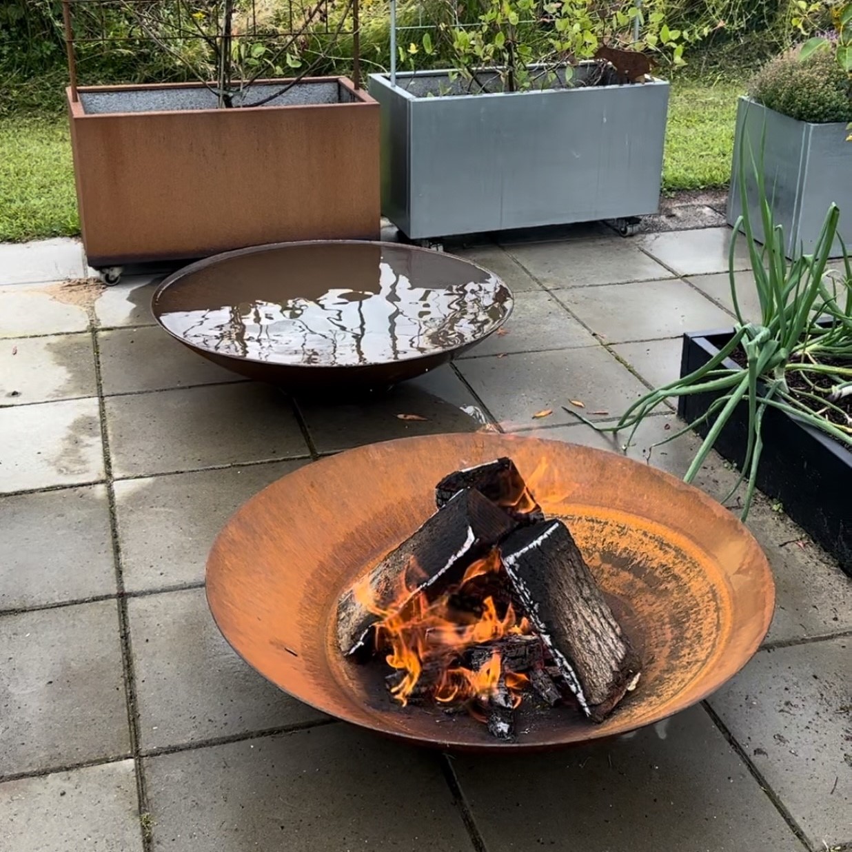 Bålfad i cortenstål med påsvejst fod | Ø60 cm