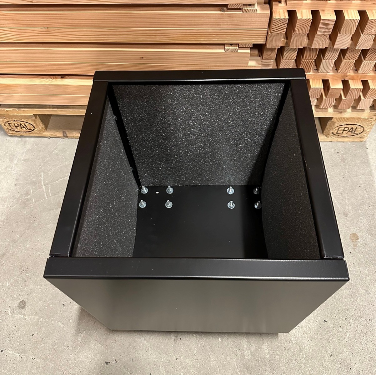 Sort plantekasse | 40 x 40 x 40 cm