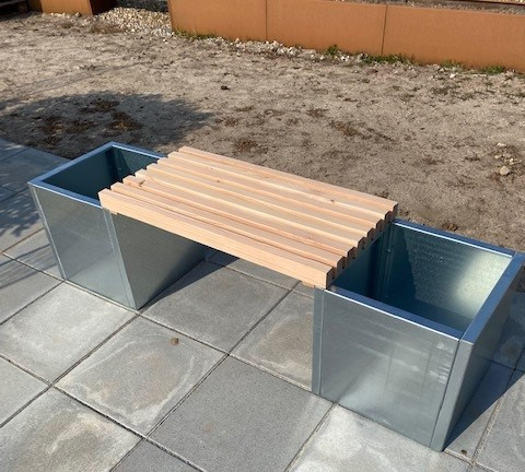 Plantekasser med bænk i galvaniseret | 40 x 40 x 40 cm