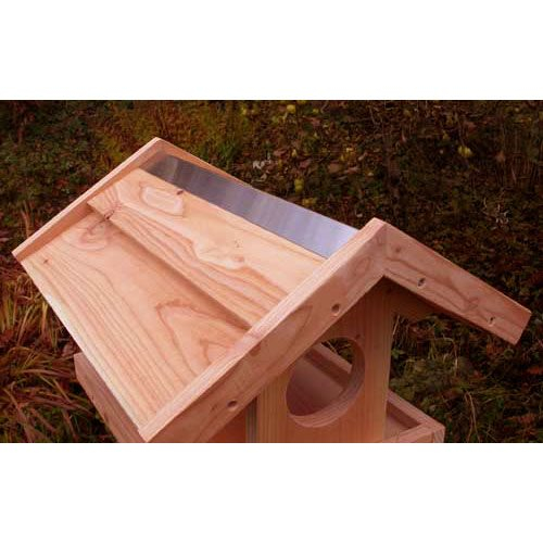 Foderhus lærk med rustfri tagryg m/fod