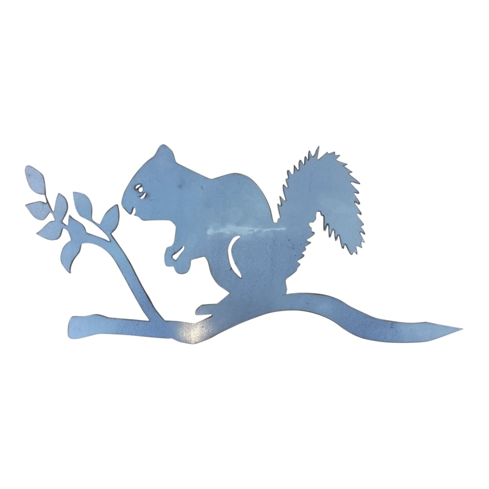 Figur i jern - Egern på gren