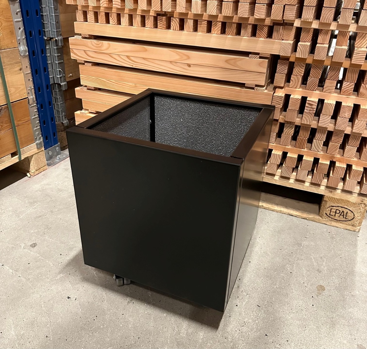 Sort plantekasse | 40 x 40 x 40 cm