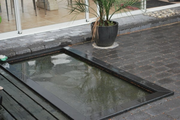 Sortlakeret firkantet spejlbassin med kant - 128 x 68 x 10 cm