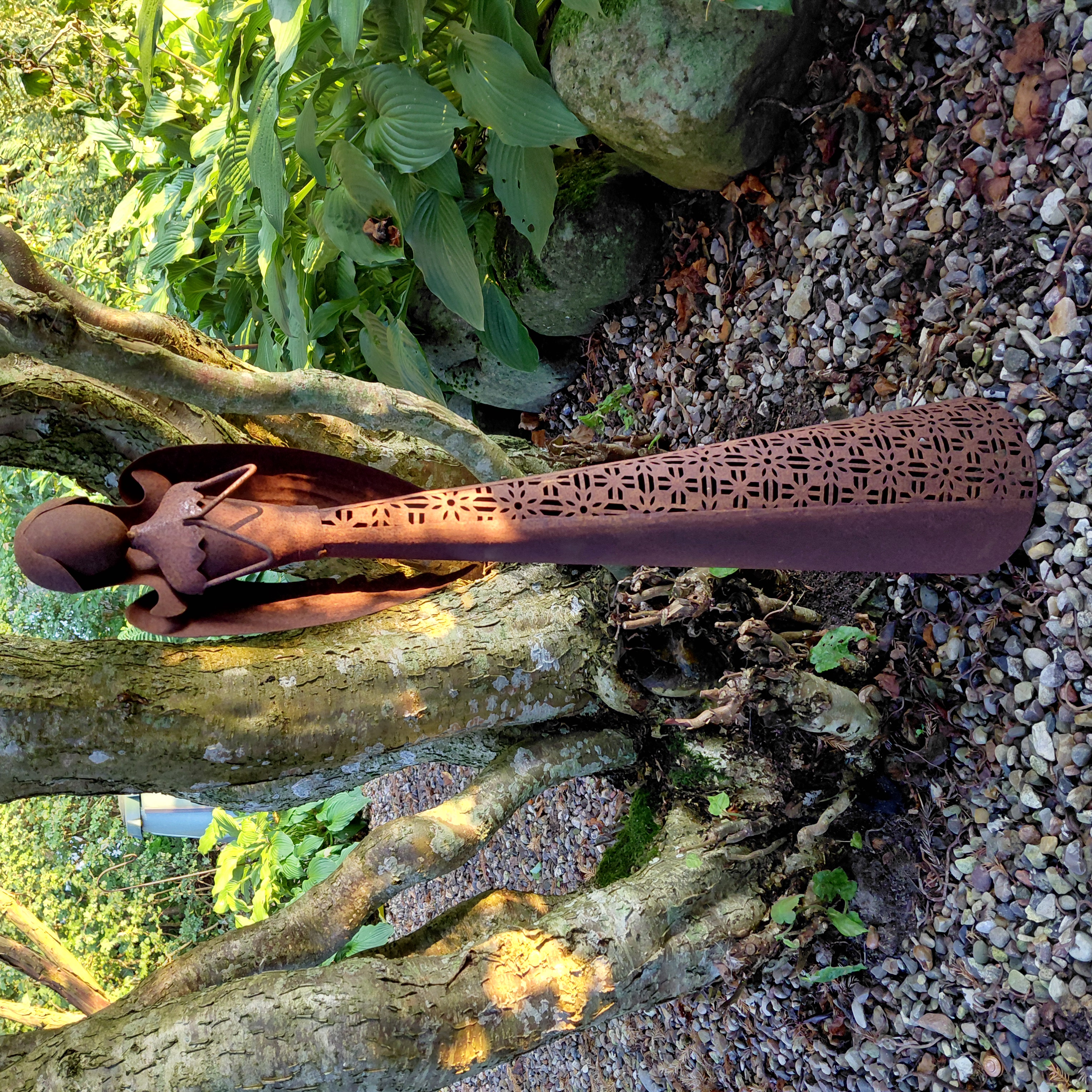 Stor engel på 2 spyd | 69 cm høj