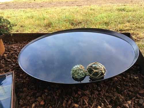 Spejlbassin i sort lak påsvejst fod - Ø80 