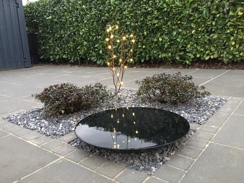 Spejlbassin i sort lak påsvejst fod - Ø80 