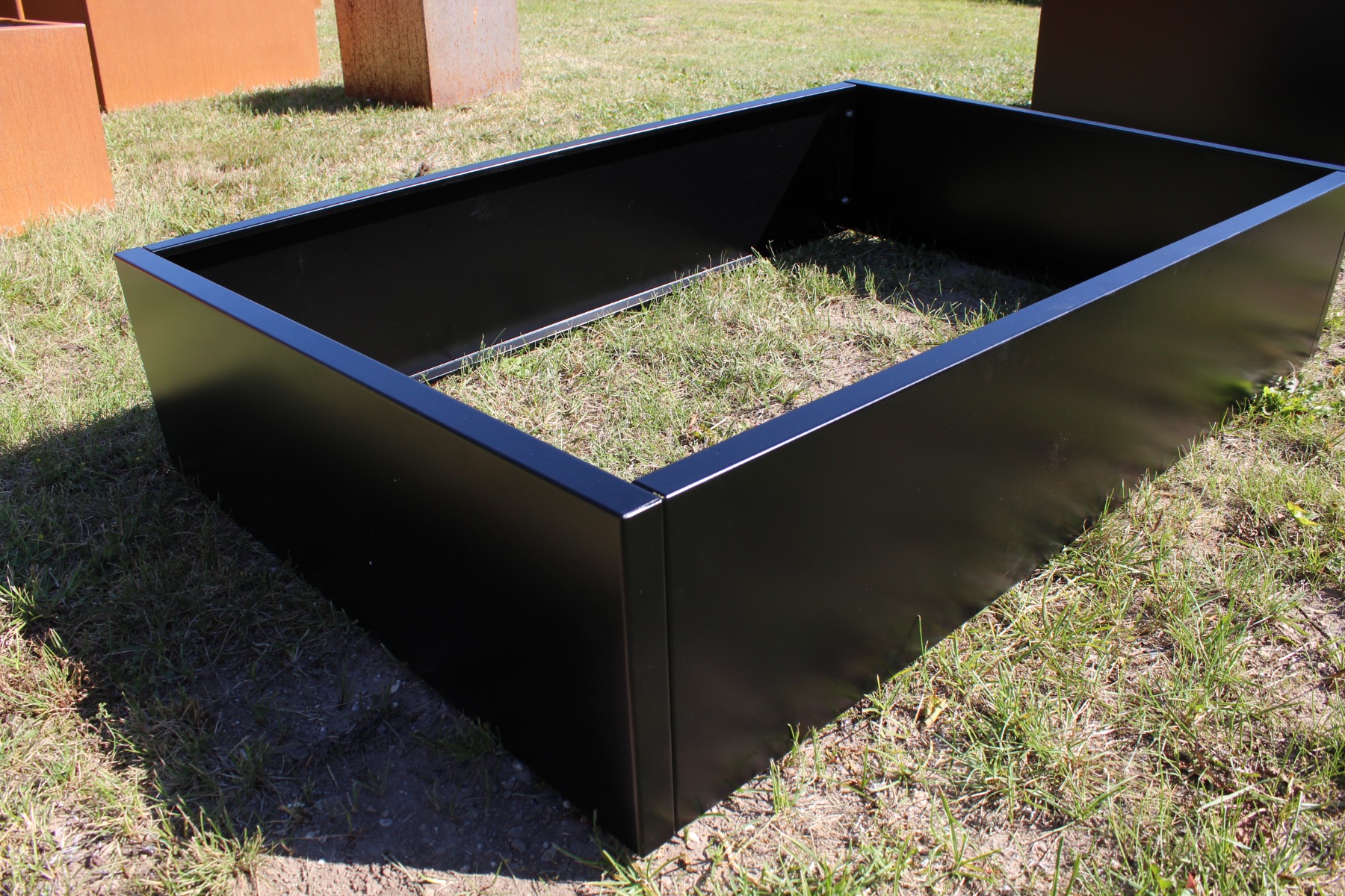 Højbed i sort | B120 H40 | Flere længder