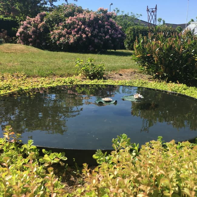 Sortlakeret rundt spejlbassin med høj kant | Ø60 cm