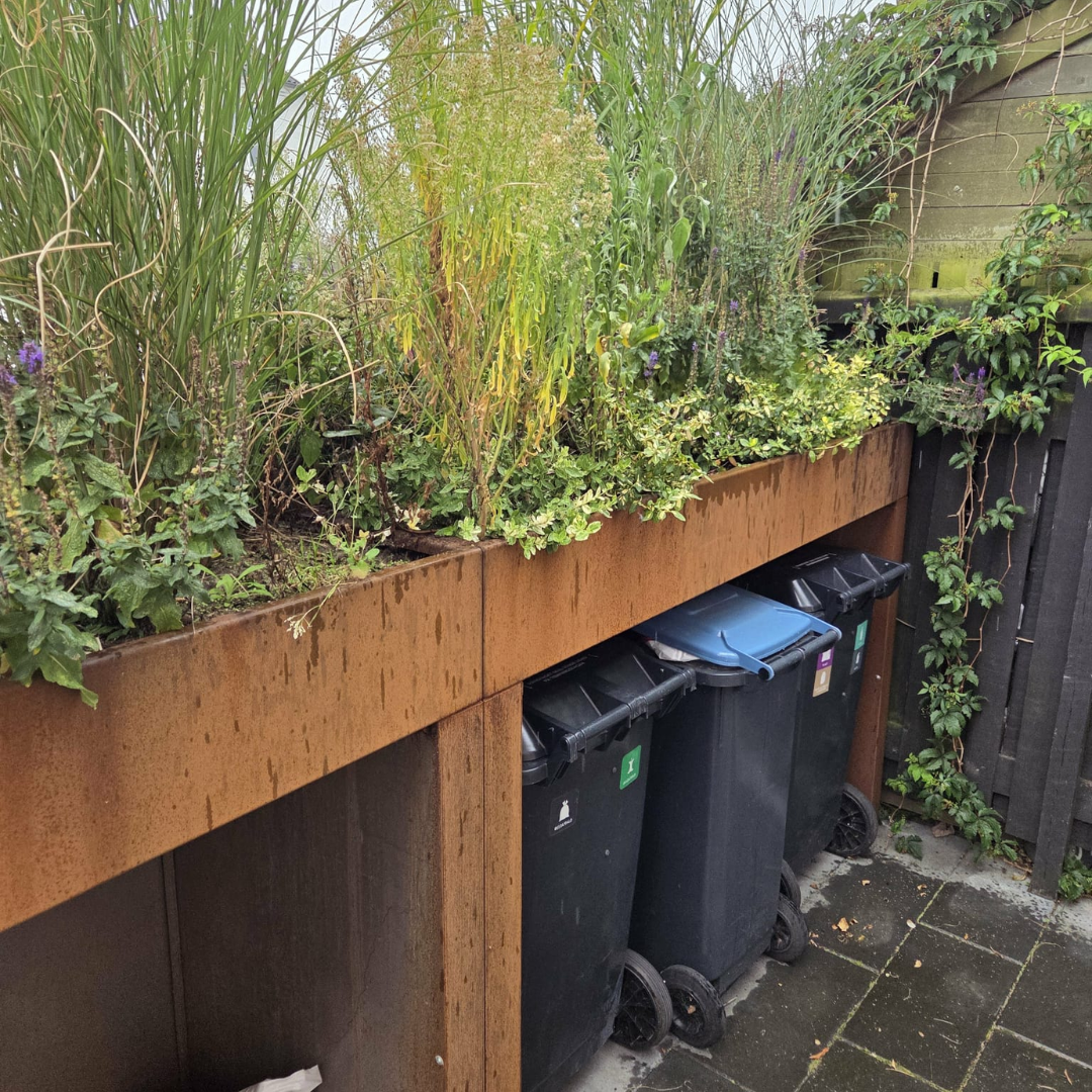 Top til skraldespandsskjul 209 x 85 x 25 med kant | 3 skraldespande