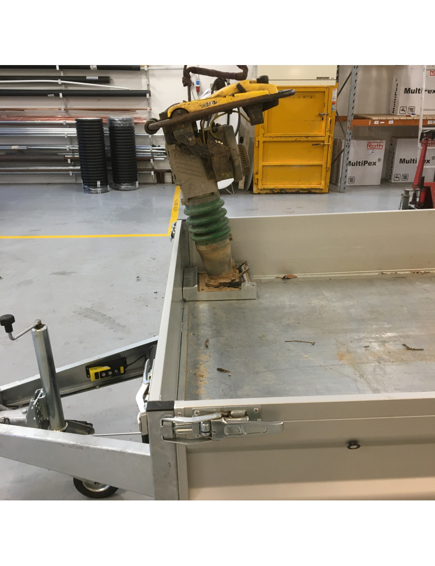 Holder til Jordloppe-Bomag