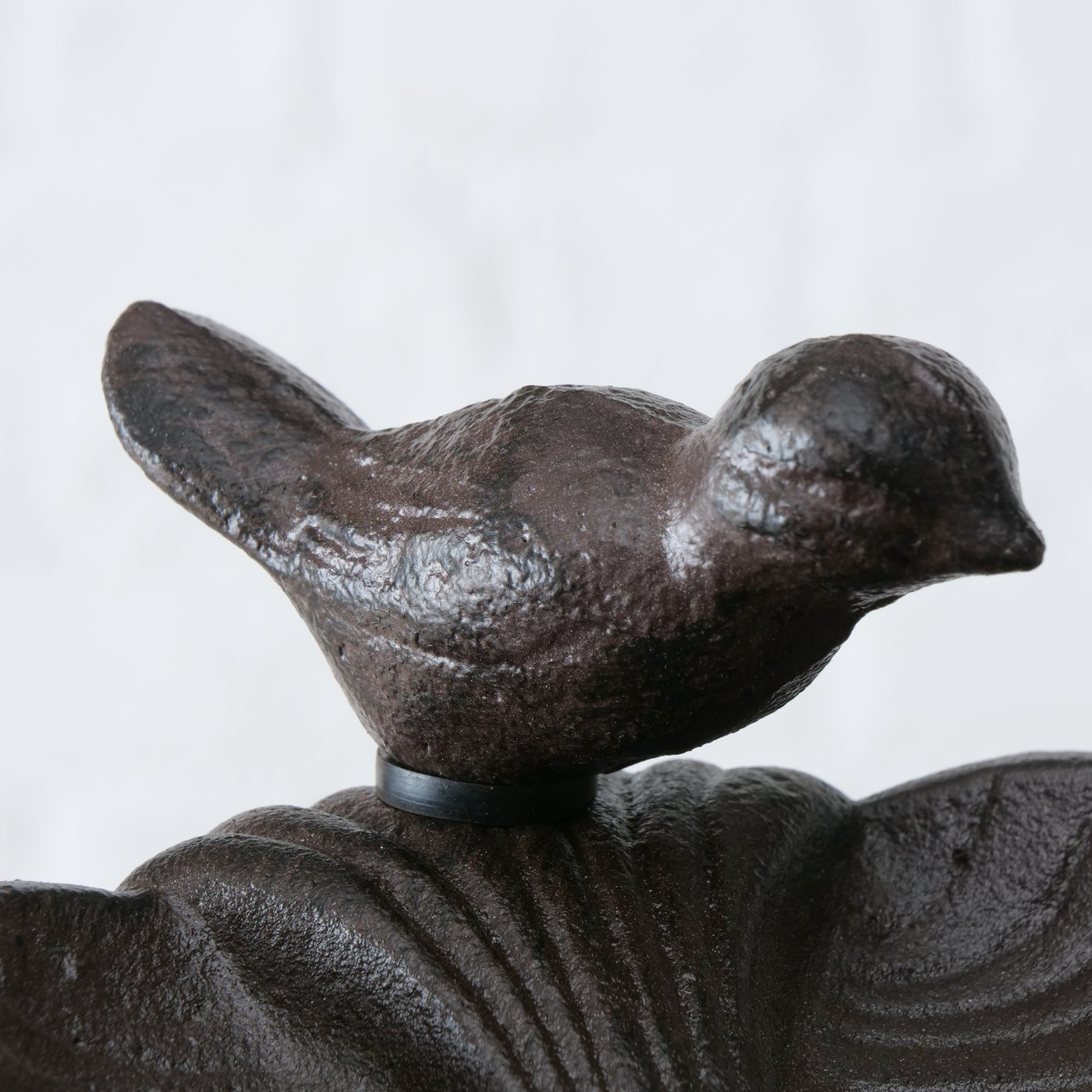 Sæt med 2 fuglebade i kraftig støbejern