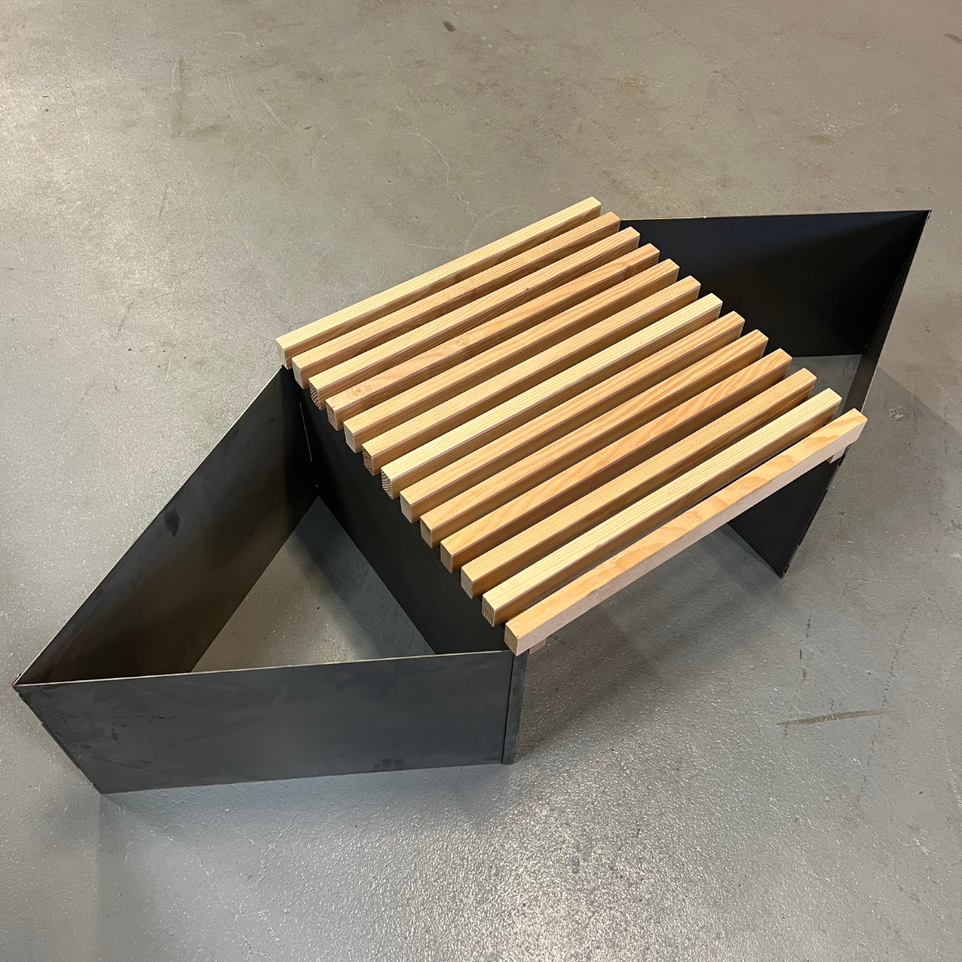 Trekantet højbedsæt med bænk | Cortenstål