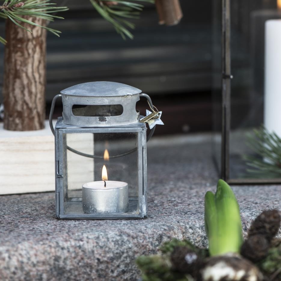 Lille lanterne med hank