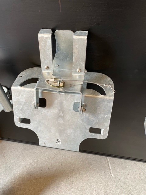 Skovleophæng med lås